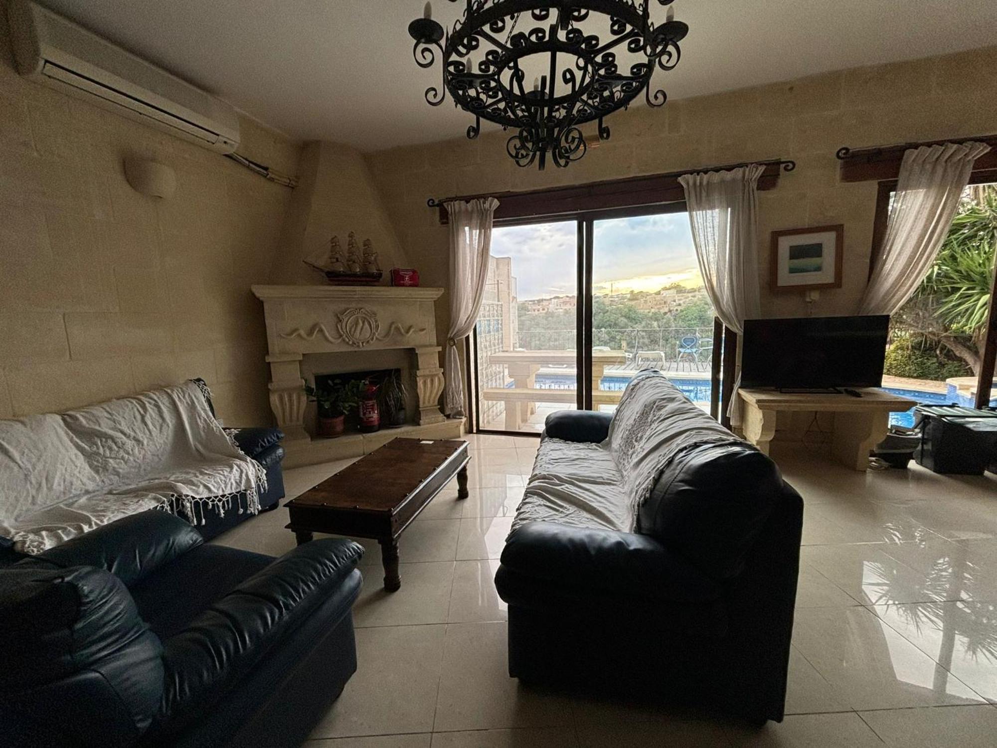 Gozo Pool And Views, Sleeps 4 With Private Bathroom Ghajn il-Kbira  Exterior foto