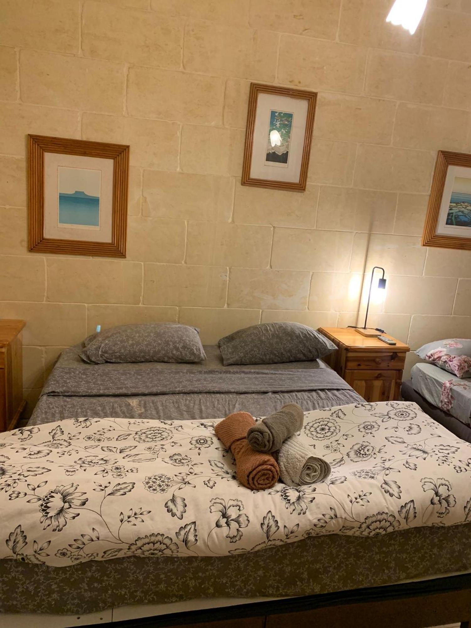 Gozo Pool And Views, Sleeps 4 With Private Bathroom Ghajn il-Kbira  Exterior foto